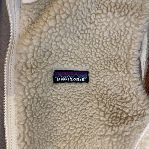 Patagonia Womens Oatmeal Cream Fleece Vest - Picture 2 of 8